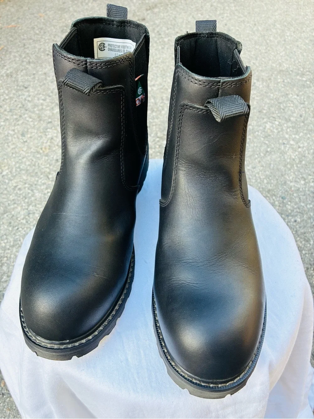 Kodiak Bralorne Leather Chelsea Boots, Men’s Size 7.5, Women’s Size 9